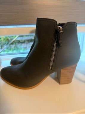 Classic Women's Black Ankle Boots with Block Heel